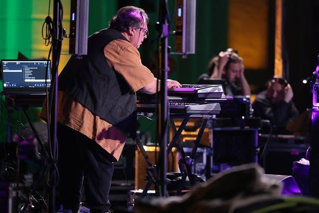 Tastierista durante il concerto